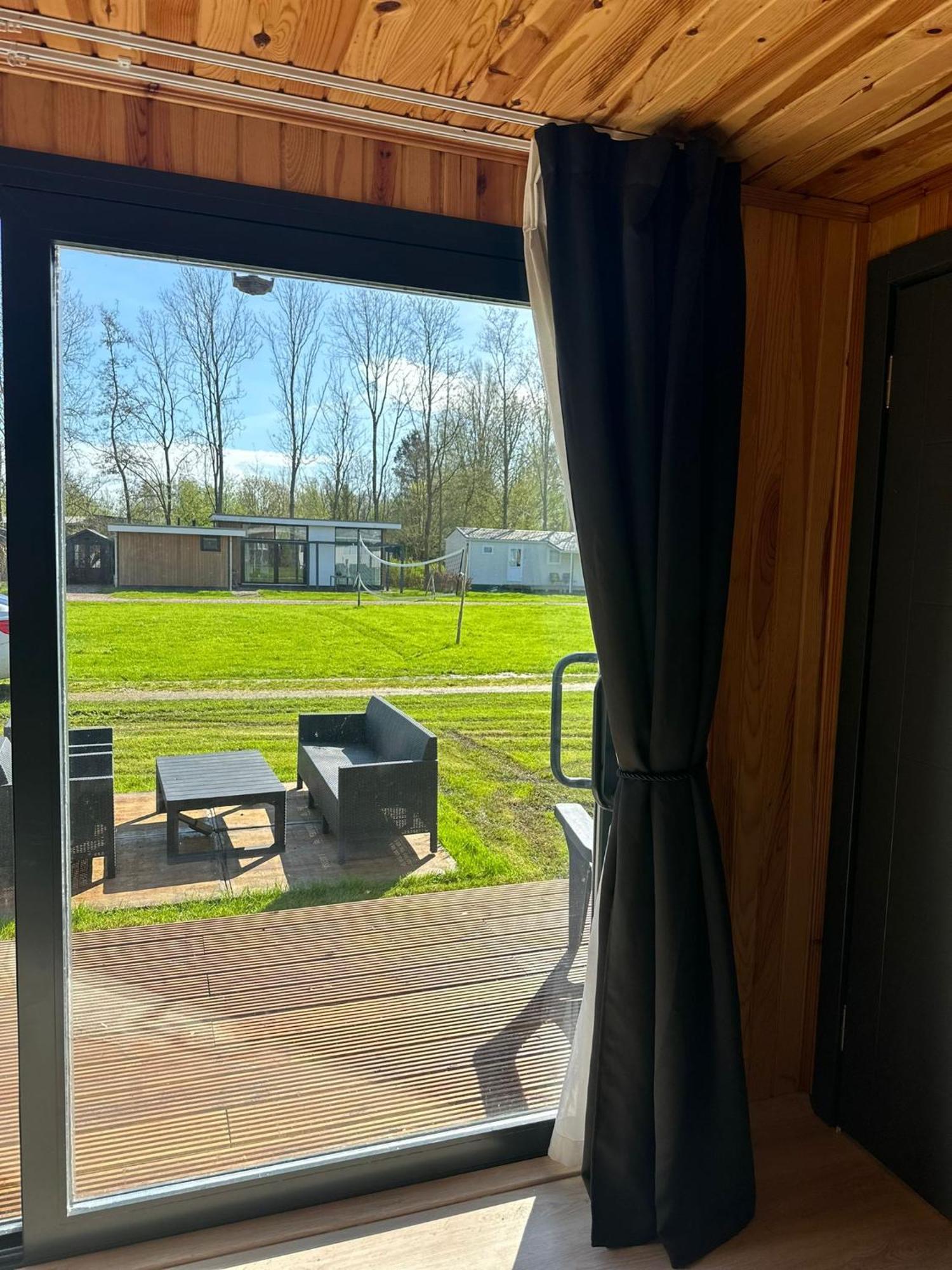 Luxe Tiny House Bij Het Leekstermeer Matsloot Exterior photo