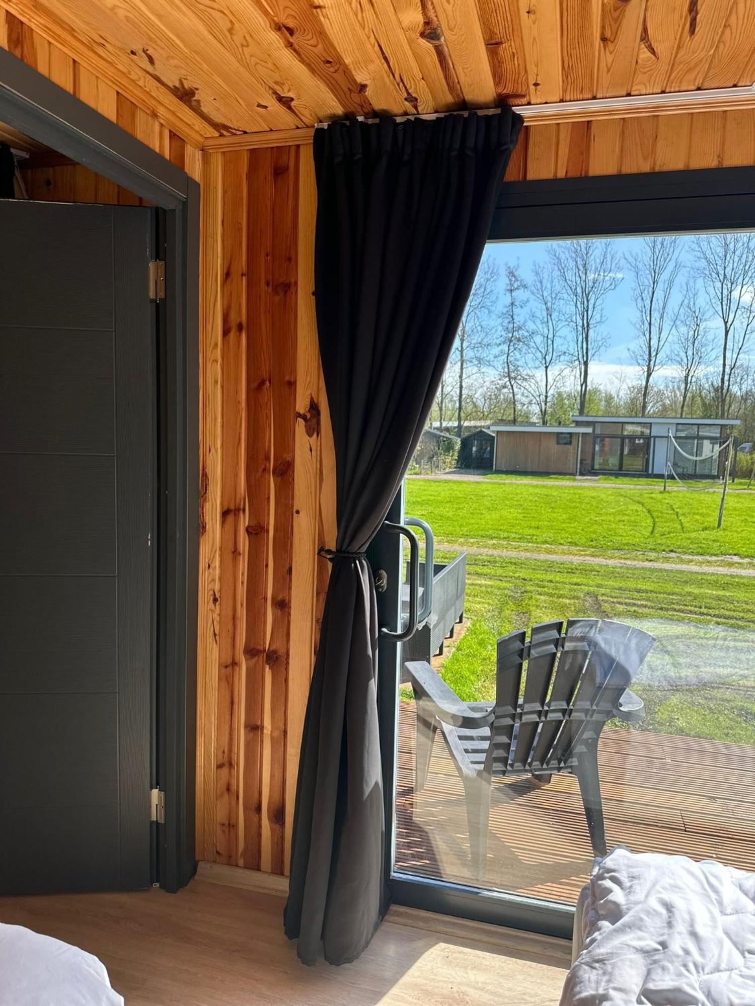Luxe Tiny House Bij Het Leekstermeer Matsloot Exterior photo